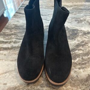Crown Vintage Women’s Black Suede Ankle Boots size 7.5